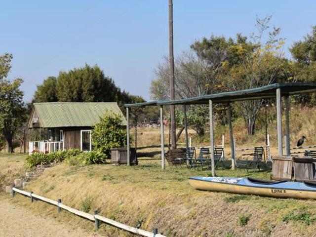 3 Bedroom House in Knoppieslaagte