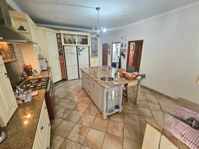 3 Bedroom House in Knoppieslaagte