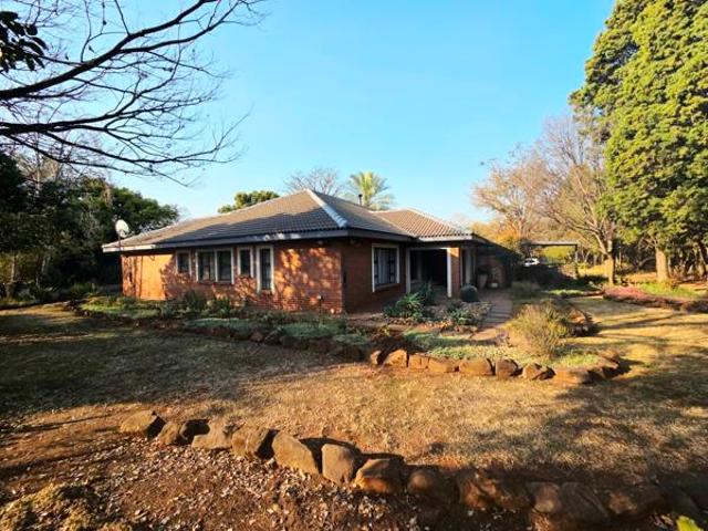 3 Bedroom House in Knoppieslaagte