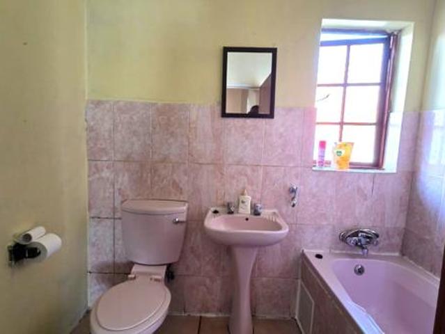 3 Bedroom House in Komani Park