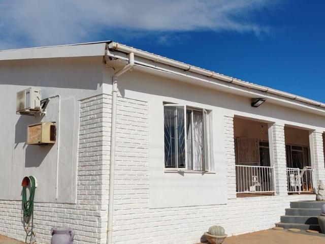 3 Bedroom House in Koringberg
