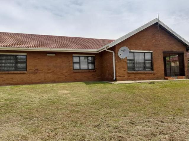 3 Bedroom House in Kosmos Park