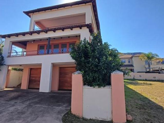 3 Bedroom House in Kosmos Ridge Estate