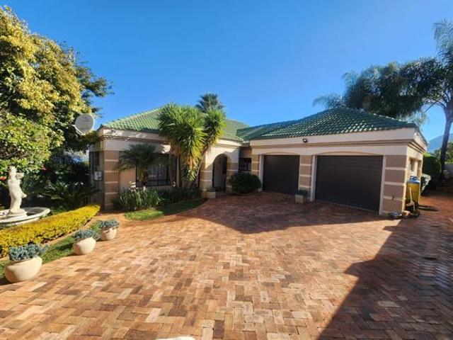 3 Bedroom House in Kosmos Ridge Estate