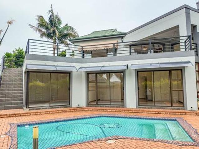 3 Bedroom House in Kosmos