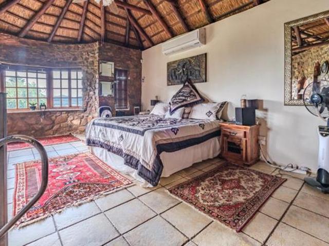 3 Bedroom House in Kosmos