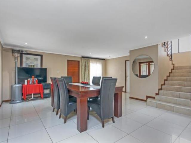 3 Bedroom House in Kosmosdal
