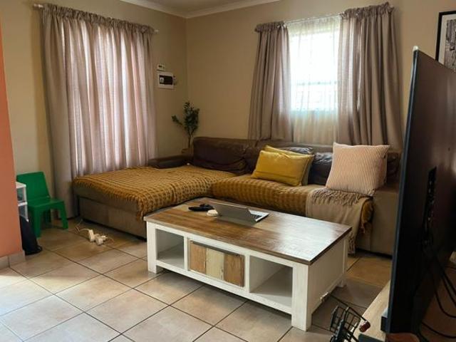 3 Bedroom House in Kosmosdal