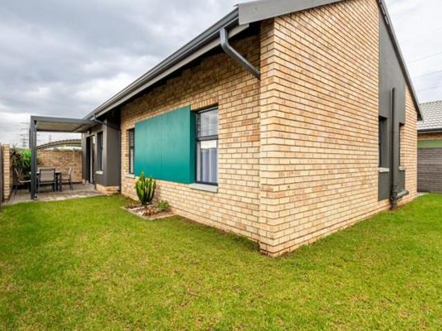 3 Bedroom House in Kosmosdal