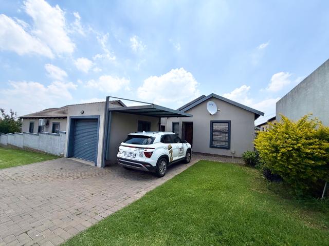 3 Bedroom House in Kosmosdal