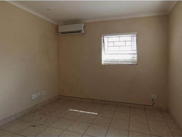 3 Bedroom House in Kosmosdal