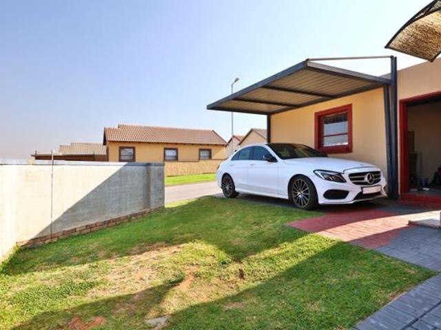 3 Bedroom House in Kosmosdal