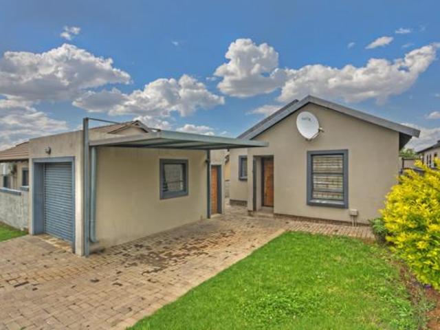 3 Bedroom House in Kosmosdal