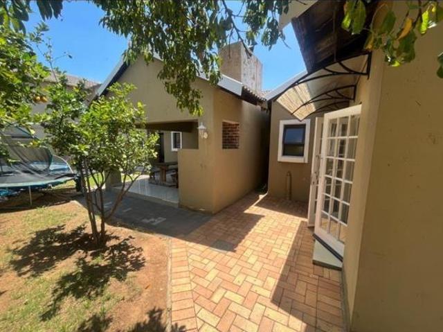 3 Bedroom House in Kosmosdal