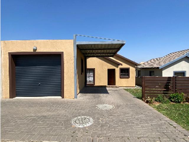 3 Bedroom House in Kosmosdal