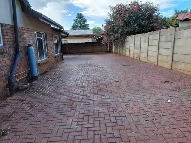 3 Bedroom House in Kanonkop