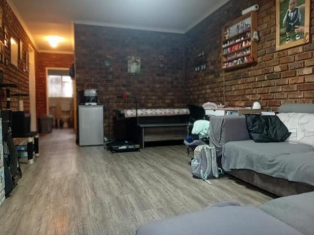 3 Bedroom House in Kanonkop