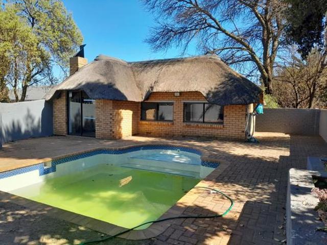 3 Bedroom House in Kanonkop