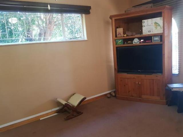 3 Bedroom House in Kanonkop
