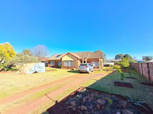 3 Bedroom House in Kanonkop