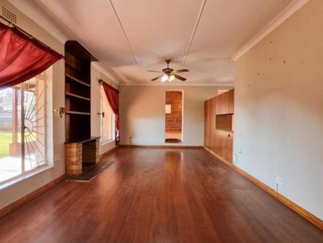 3 Bedroom House in Kanonkop