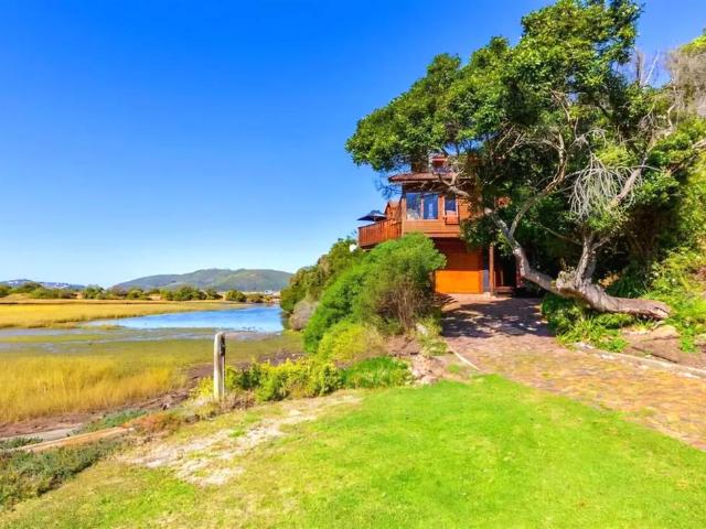 3 Bedroom House in Kanonkop