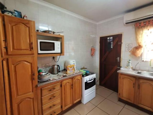 3 Bedroom House in Karlienpark