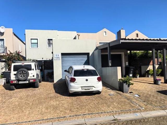 3 Bedroom House in Kelderhof Country Village