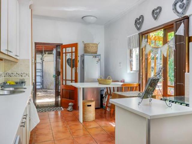3 Bedroom House in Kenilworth Upper