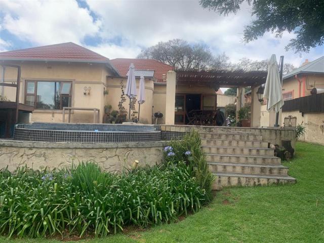 3 Bedroom House in Kensington