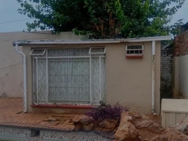 3 Bedroom House in Kensington