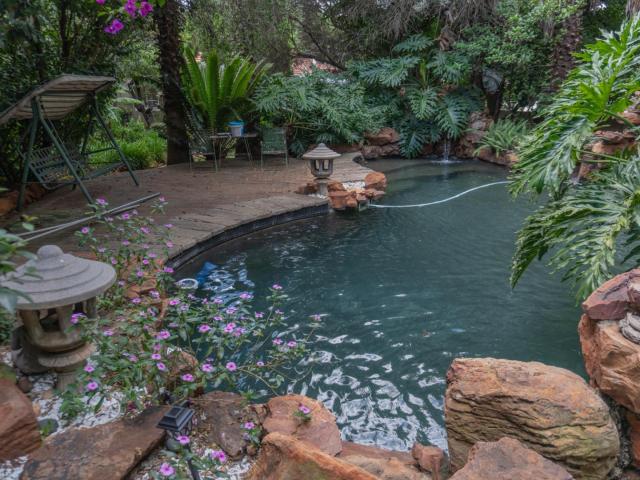 3 Bedroom House in Kensington