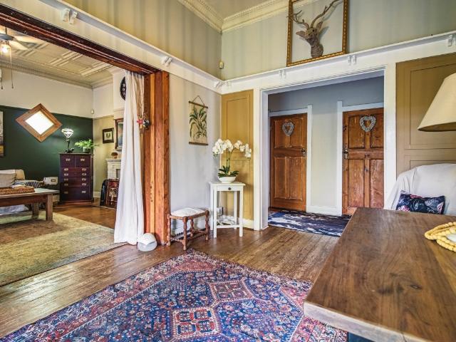 3 Bedroom House in Kensington
