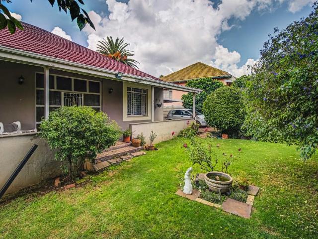 3 Bedroom House in Kensington