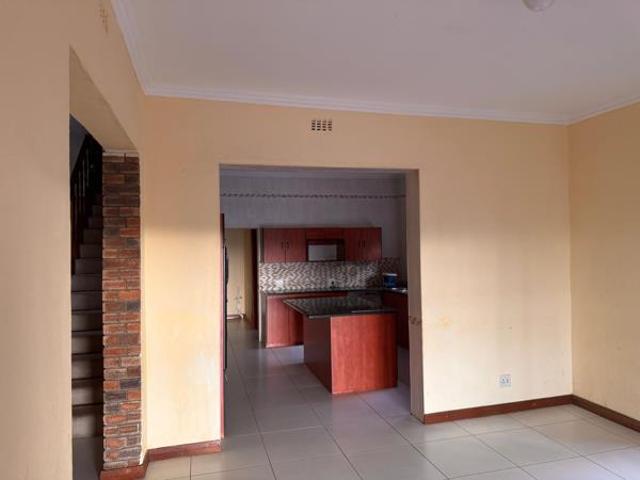 3 Bedroom House in Kensington