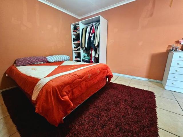 3 Bedroom House in Kensington
