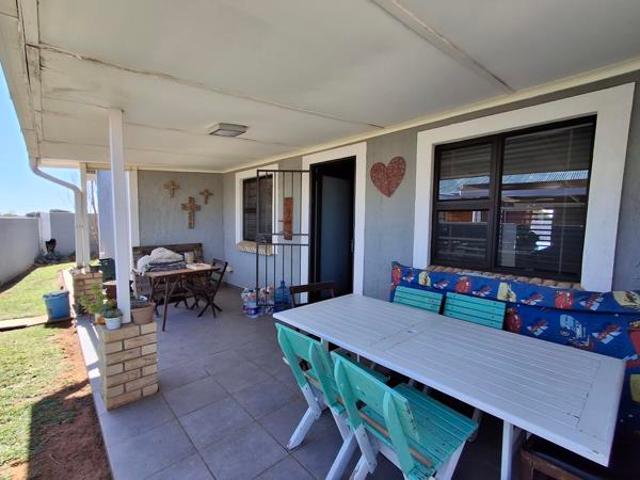 3 Bedroom House in Camelot