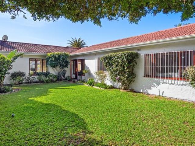 3 Bedroom House in Kirstenhof