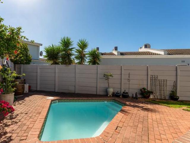 3 Bedroom House in Kirstenhof