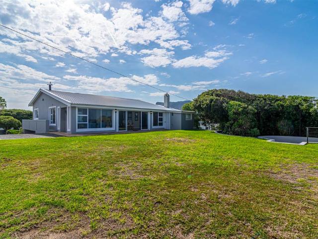 3 Bedroom House in Kleinbaai