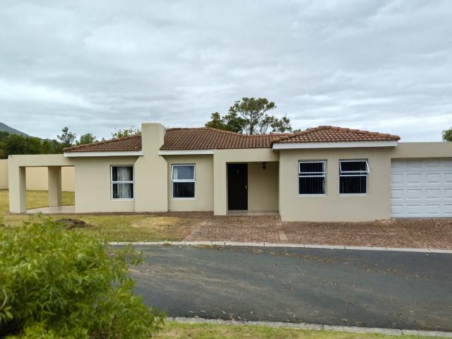 3 Bedroom House in Kleinmond Central