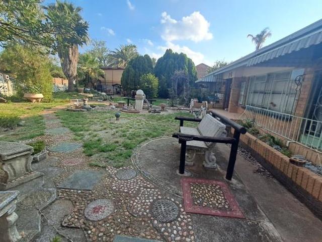 3 Bedroom House in Klerksdorp Central