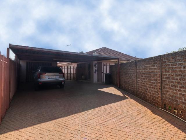 3 Bedroom House in Klopperpark