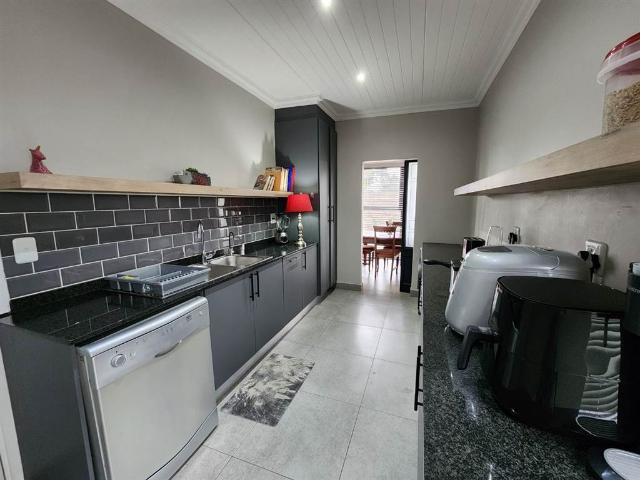 3 Bedroom House in Kraaibosch