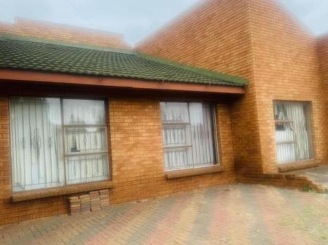 3 Bedroom House in Kwaguqa
