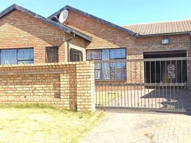 3 Bedroom House in Kwaguqa