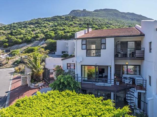 3 Bedroom House in Hout Bay Central