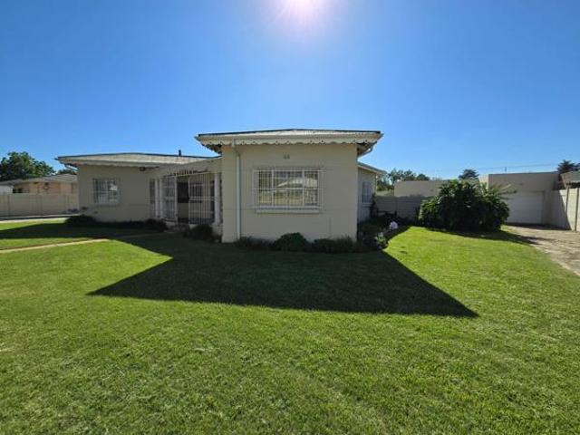 3 Bedroom House in Home Lake