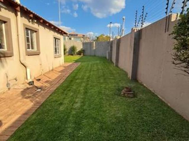 3 Bedroom House in Honeydew Manor