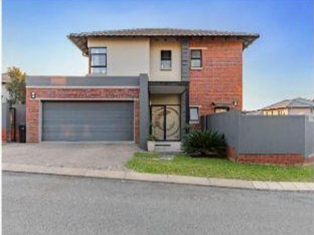 3 Bedroom House in Honeydew Manor